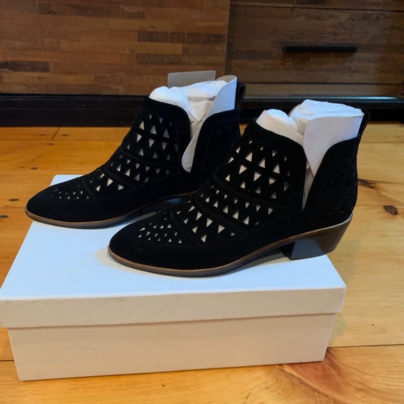 Cecelia Catherine Boot, size 5.5 - Picture 2 of 4